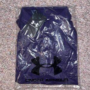 Under armour women’s short sleeve golf shirt. New with tags